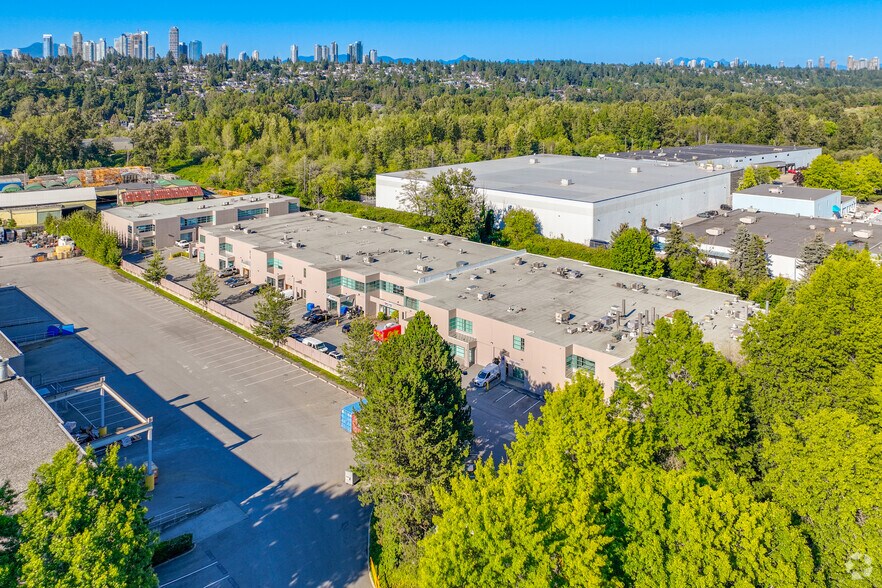 More Photos Of 3871 N Fraser Way, Burnaby Showroom For Lease