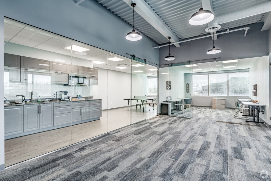 More Photos Of 22365 Broderick Dr, Sterling Medical For Lease