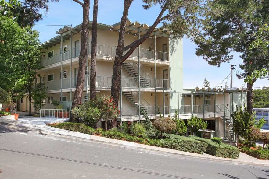 More Photos Of 2200 Village Ct, Belmont Apartments For Sale