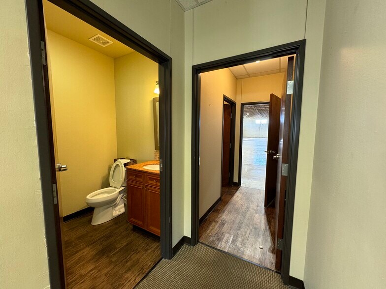 More Photos Of 8901 Governors Row, Dallas Distribution For Sale