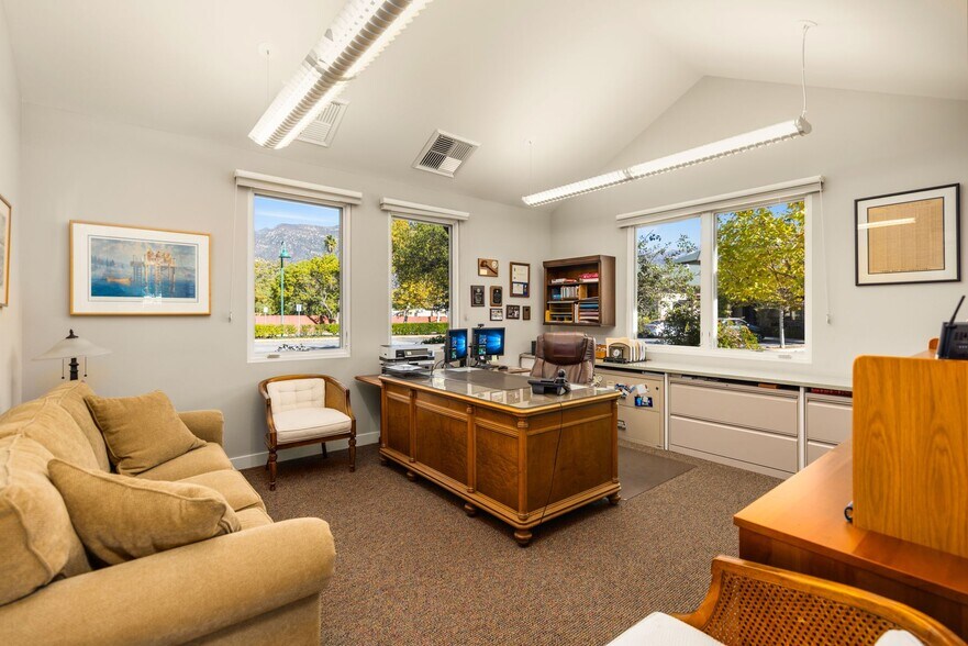 More Photos Of 407 Bryant Cir, Ojai Office For Sale