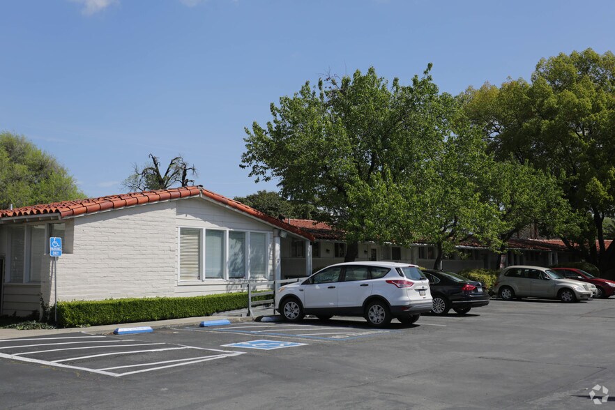 More Photos Of 2100 Monument Blvd, Pleasant Hill Medical For Lease