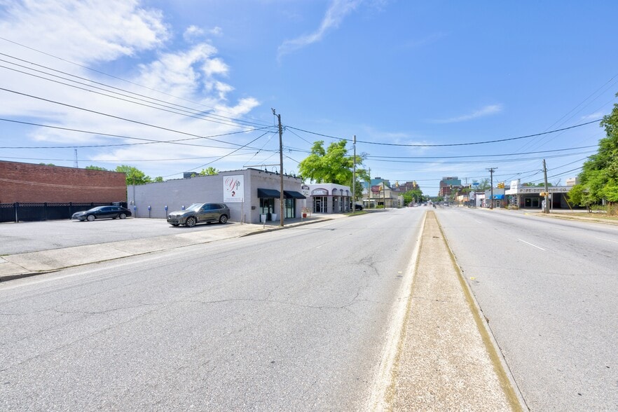 More Photos Of 1608 Taylor St, Columbia Freestanding For Lease