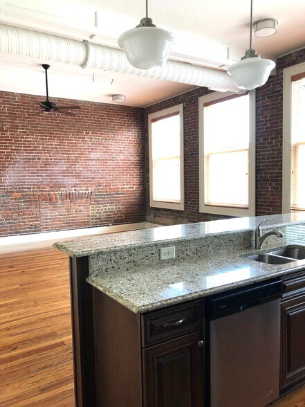 More Photos Of 217 Broad St, Rome Storefront Retail Residential For Sale