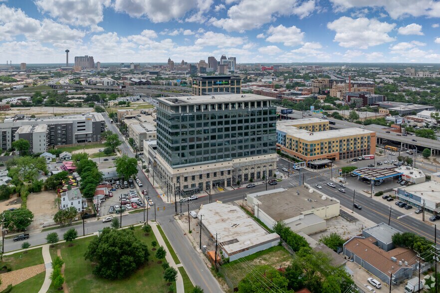 More Photos Of 1900 Broadway St, San Antonio Office For Lease