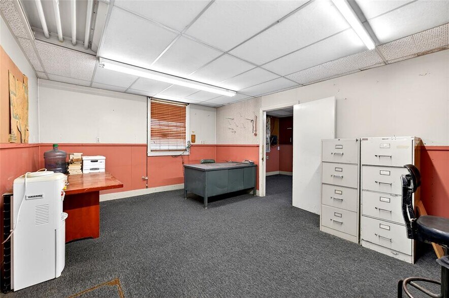 More Photos Of 401 E 6th St, Lampasas Warehouse For Sale