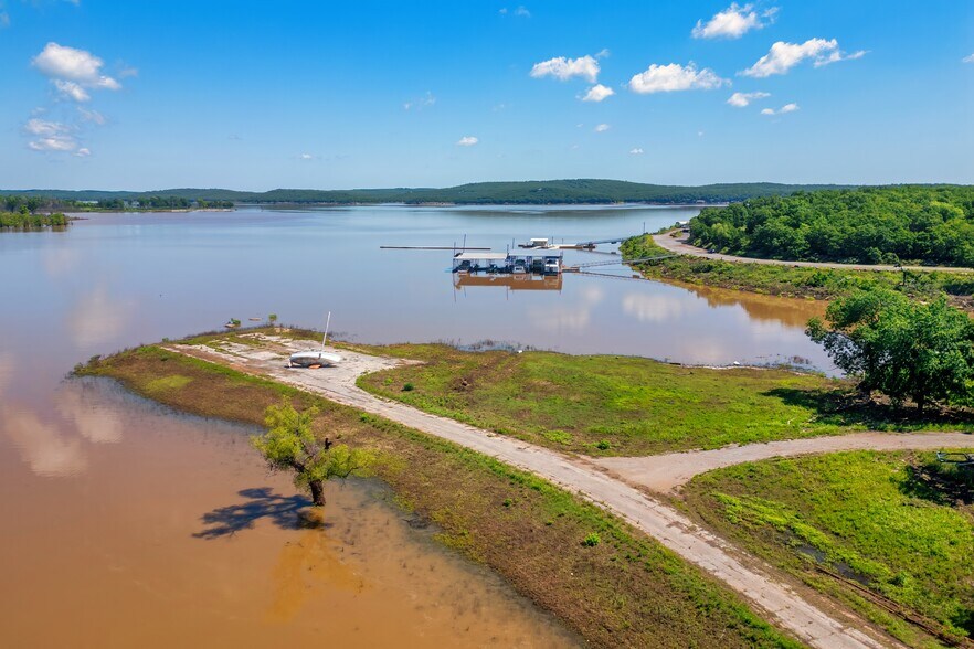 More Photos Of 3501 Westport Marina Rd, Cleveland Specialty For Sale