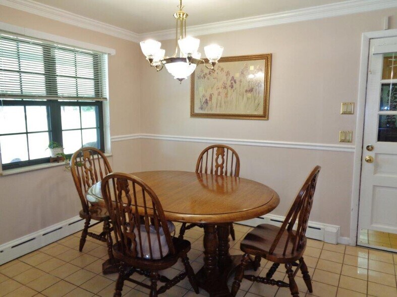 More Photos Of 4911 N Bend Rd, Cincinnati Office Residential For Sale