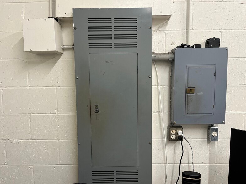 More Photos Of 569 Blanding Blvd, Orange Park Freestanding For Sale