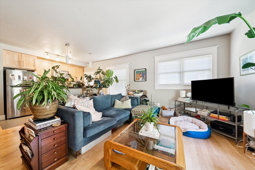 More Photos Of 2520 SE Madison St, Portland Apartments For Sale