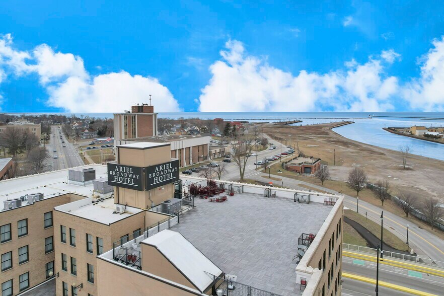 More Photos Of 301 Broadway, Lorain Hotel For Lease