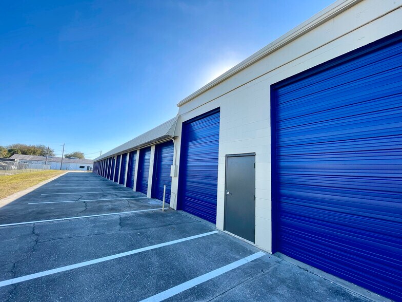 More Photos Of 2894 Dusa Dr, Melbourne Warehouse For Lease
