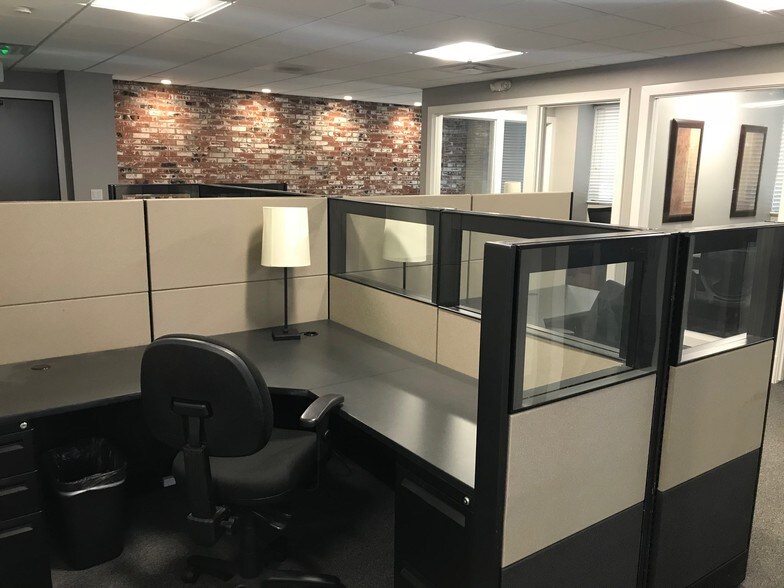 More Photos Of 101 N Westlake Blvd, Westlake Village Unknown For Lease