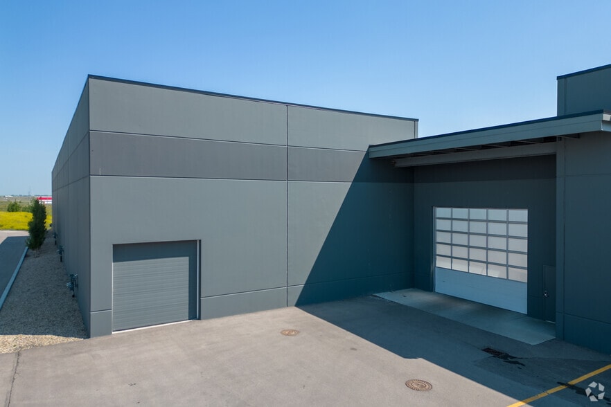 More Photos Of 1750 120 Av NE, Calgary Warehouse For Sale