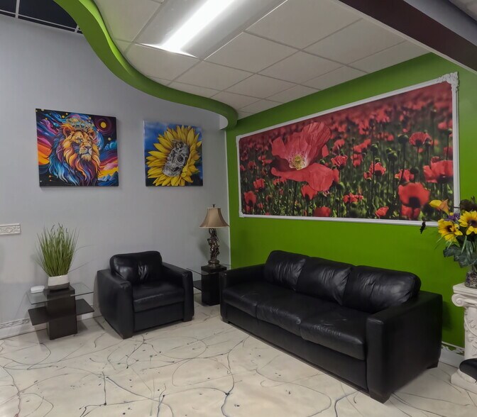 More Photos Of 1110 Main St, Lubbock Office For Sale