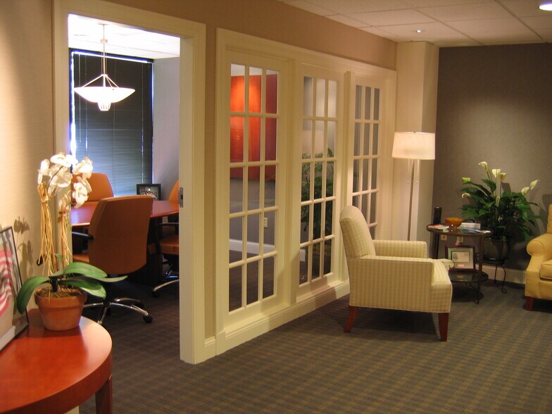 More Photos Of 10-40 Tower Ln, Avon Unknown For Lease