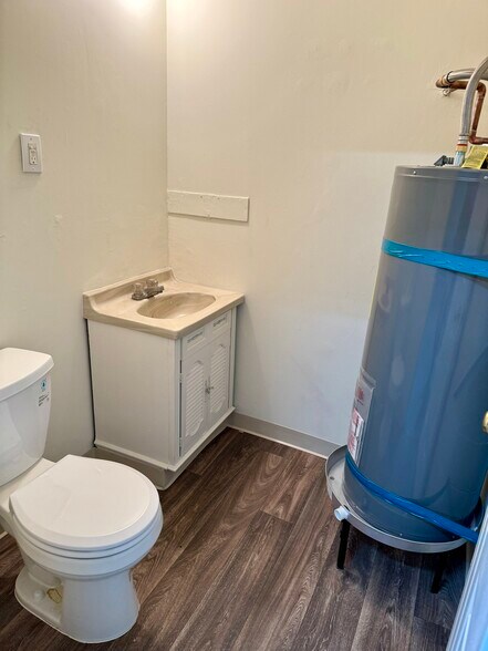 More Photos Of 122 S Delaware St, San Mateo Warehouse For Sale