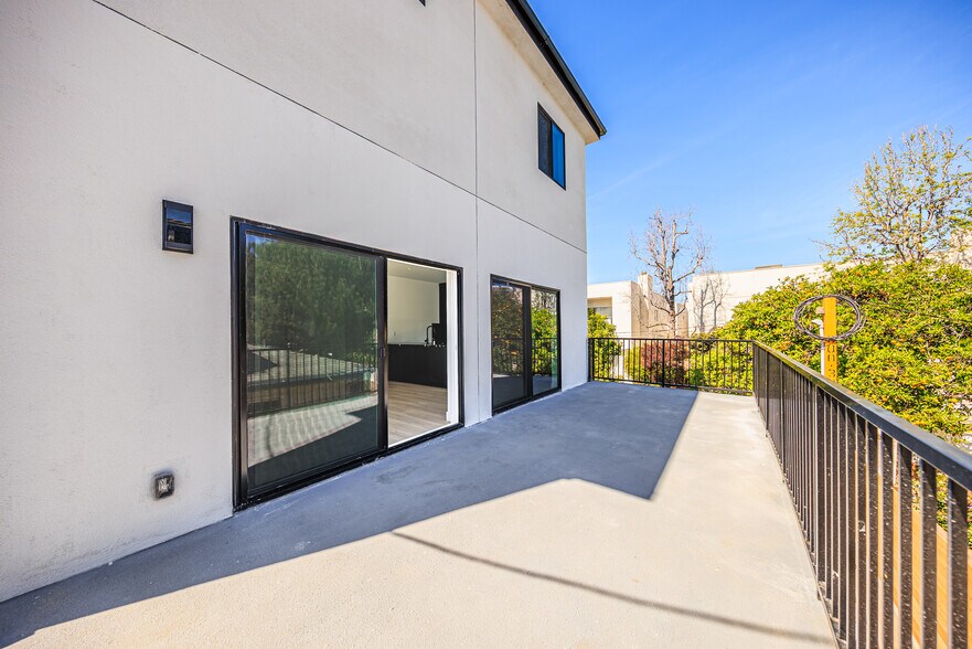 More Photos Of 1954-1958 Purdue Ave, Los Angeles Apartments For Sale