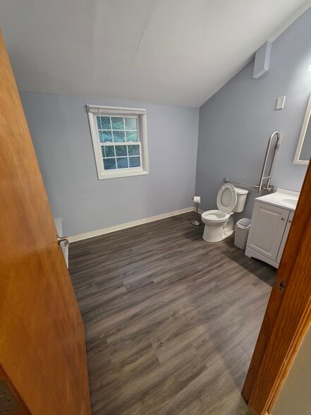 More Photos Of 1062 Portland Cobalt Rd, Portland Office For Lease