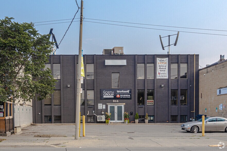 More Photos Of 866 The Queensway, Toronto Office For Lease