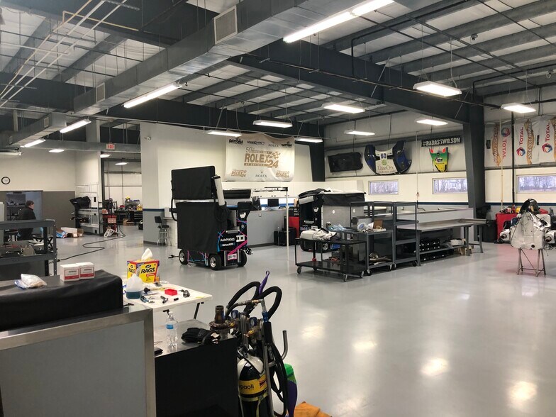 More Photos Of 114 Venture Dr, Pataskala Warehouse For Lease