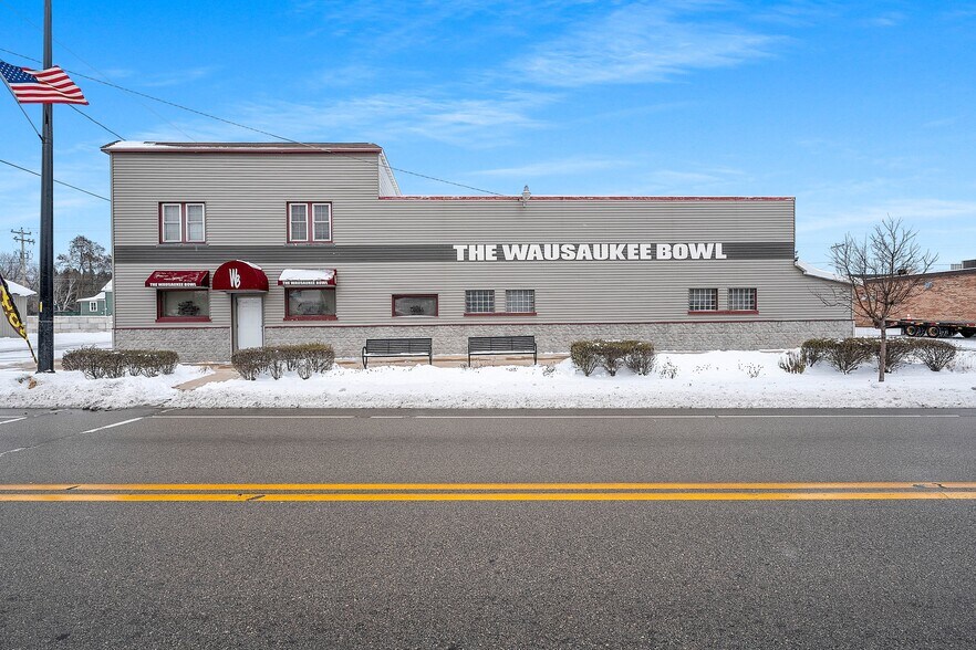 More Photos Of 326 Main St, Wausaukee Bowling Alley For Sale