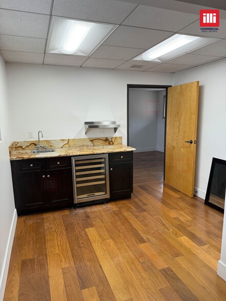 More Photos Of 4363 Woodman Ave, Sherman Oaks Loft Creative Space For Sale