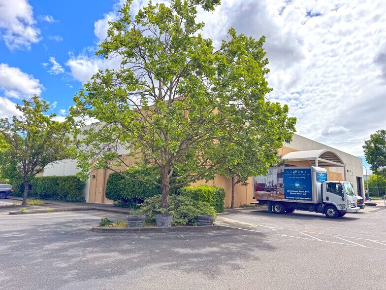 More Photos Of 5555 Skylane Blvd, Santa Rosa Warehouse For Lease