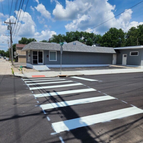 More Photos Of 200-204 N State St, Harrison Restaurant For Lease