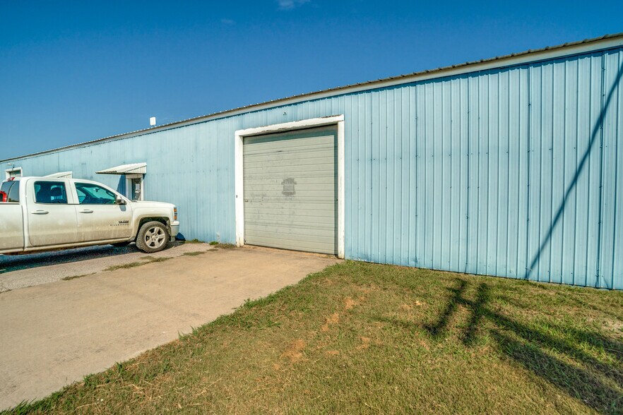 More Photos Of 473 FM 3133, Van Alstyne Warehouse For Lease