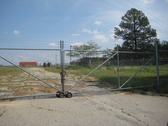 Primary Photo Of 315 Whittle Cir, Ashburn Warehouse For Sale
