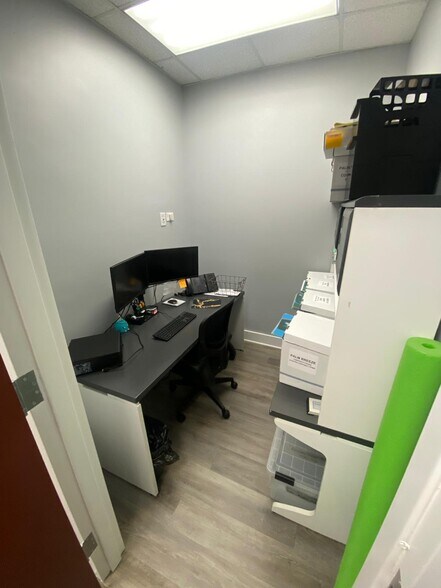 More Photos Of 200 N Harbor Pl, Davidson Storefront Retail Office For Lease