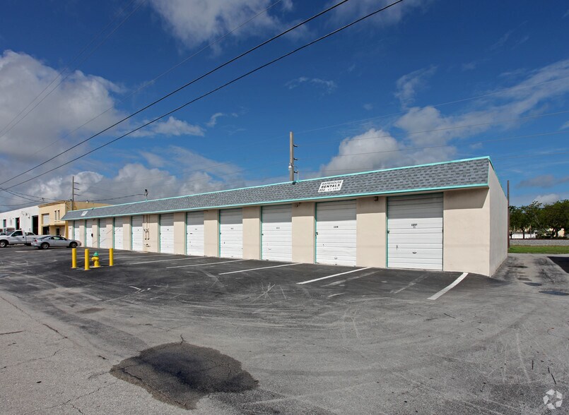 Primary Photo Of 1257-1277 SW 1st Way, Deerfield Beach Self Storage For Lease