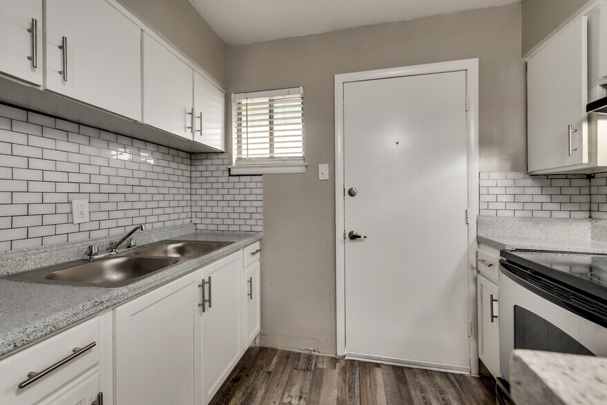 More Photos Of 3299 S Polk St, Dallas Apartments For Sale