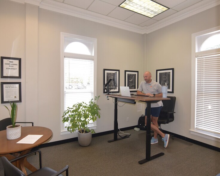 More Photos Of 2021 Richard Jones Rd, Nashville Office For Lease