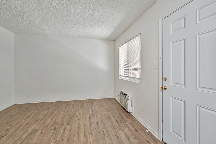 More Photos Of 360 N Calaveras St, Fresno Apartments For Sale