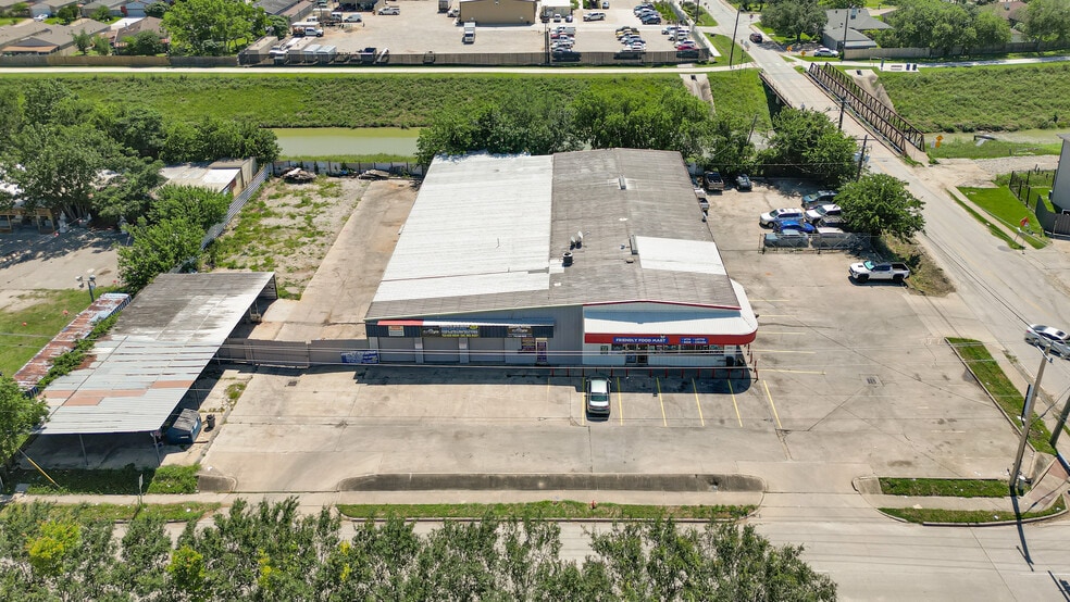 More Photos Of 4255 S Kirkwood Rd, Houston Storefront For Sale
