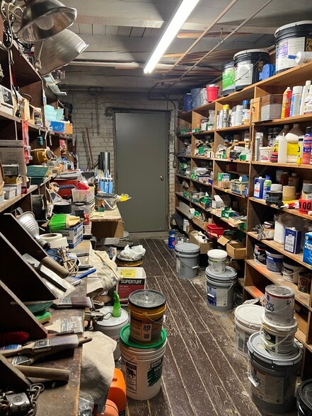 More Photos Of 1110 Dewey St, New Albany Storefront For Sale