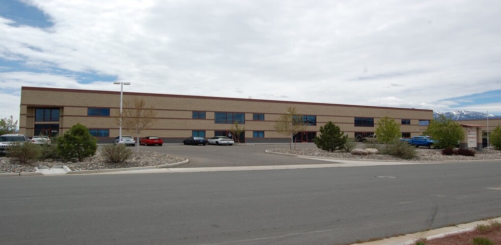 More Photos Of 2516 Business Pky, Minden Flex For Lease