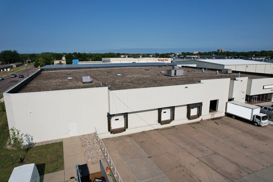More Photos Of 3701 S Western Ave, Sioux Falls Warehouse For Lease