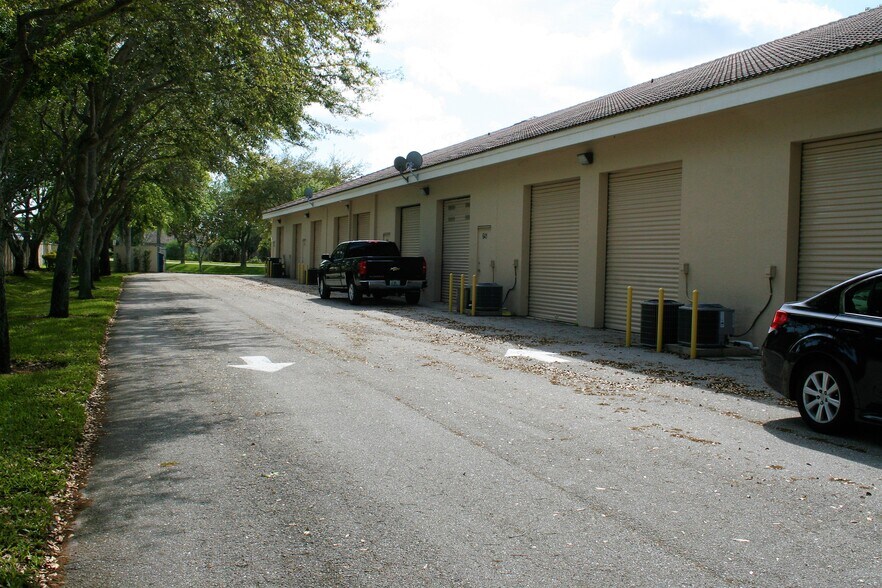 More Photos Of 609-673 SE Central Pky, Stuart Office For Lease