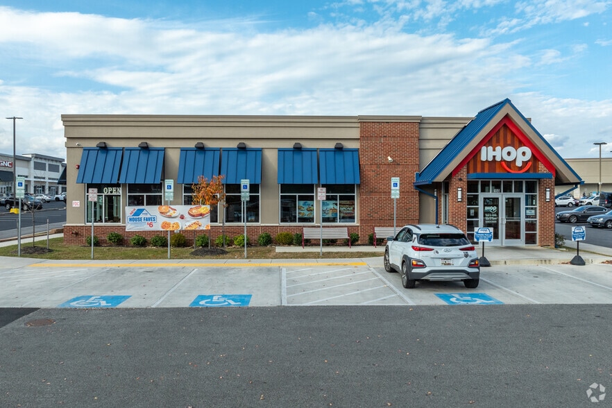 More Photos Of 122-150 Cranbrook Rd, Cockeysville Unknown For Lease