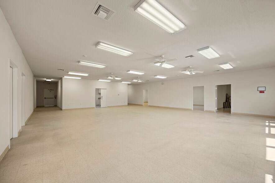 More Photos Of 5241 Highway 17, Arcadia Flex For Sale