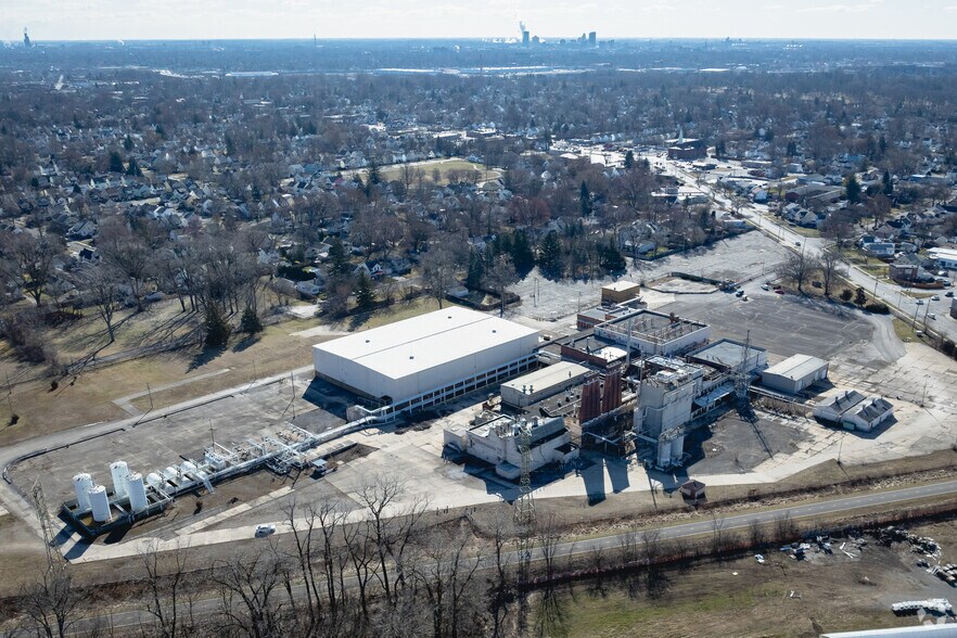 More Photos Of 1930 Tremainsville Rd, Toledo Manufacturing For Sale