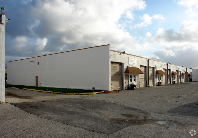 Primary Photo Of 5923 Anglers Ave, Fort Lauderdale Warehouse For Lease