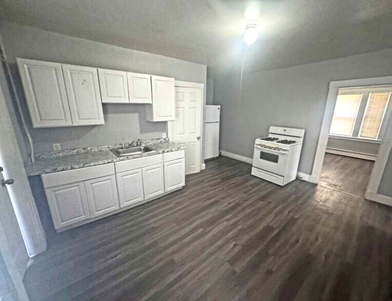 More Photos Of , Hartford Multifamily For Sale