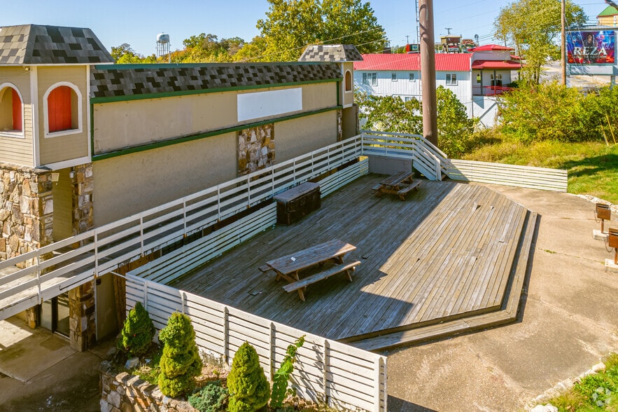 More Photos Of 1900 W 76 Country Blvd, Branson Hotel For Sale