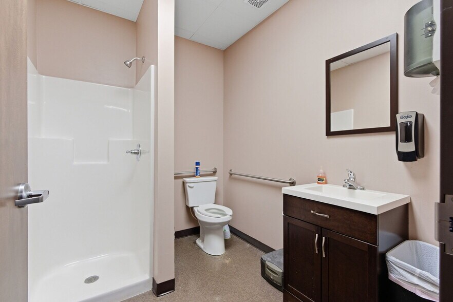 More Photos Of 142 Hampton Ct, Commerce Rehabilitation Center For Sale