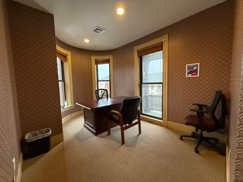 More Photos Of 25 Harvard St, Worcester Office For Lease