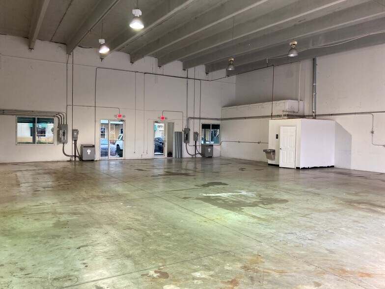 More Photos Of 1747-1781 Banks Rd, Margate Flex For Lease